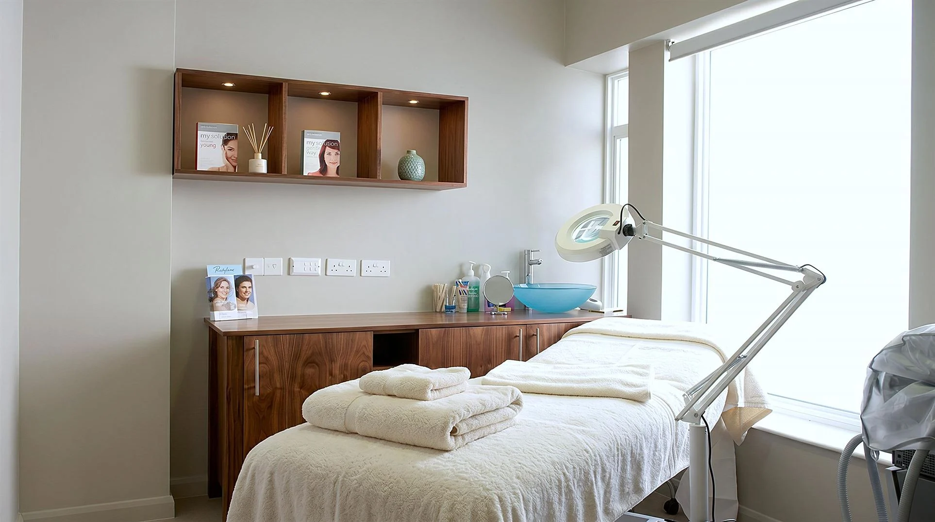 Lotus Clinic 3